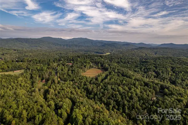 000 Silent Forest WAY, Lake Lure, NC 28746