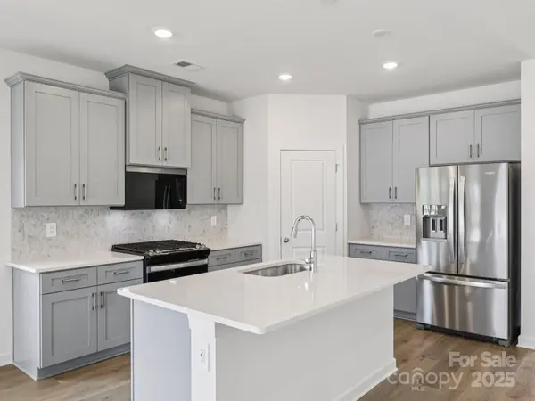 610 Darya LN, York, SC 29745