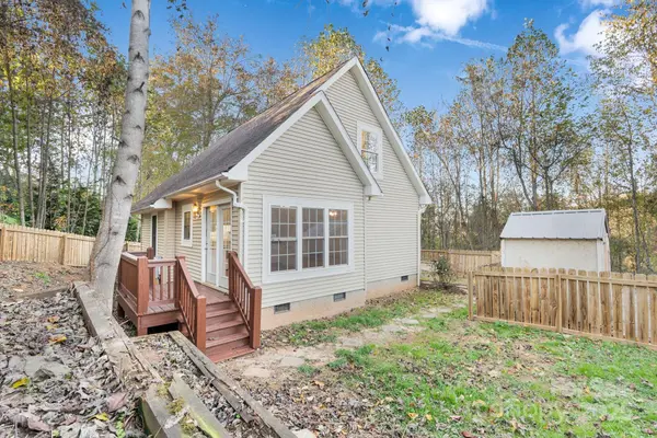 124 Sleepy Forest DR, Leicester, NC 28748