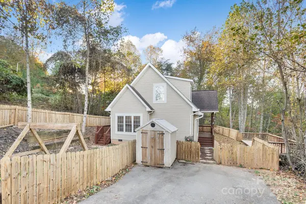 124 Sleepy Forest DR, Leicester, NC 28748