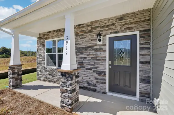 3919 Caroline CT NW, Conover, NC 28613