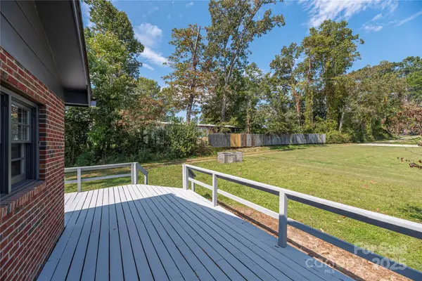 133 Little Pine DR, Fletcher, NC 28732