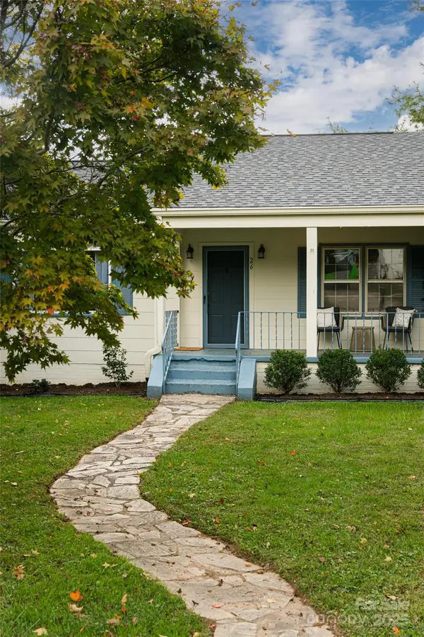 26 Lorraine AVE, Asheville, NC 28804