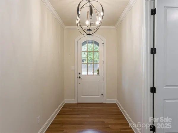 87 Chantilly DR, Asheville, NC 28804