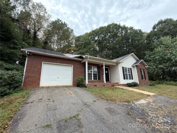 1862 Green Leaf CT, Conover, NC 28613