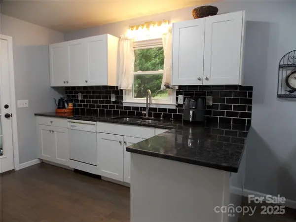 314 Cypress ST, Hudson, NC 28638