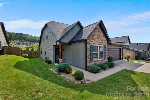 190 Water Leaf DR, Weaverville, NC 28787