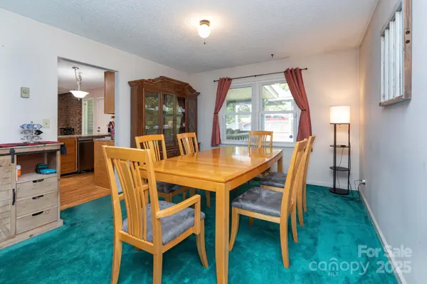 84 High Country RD, Weaverville, NC 28787