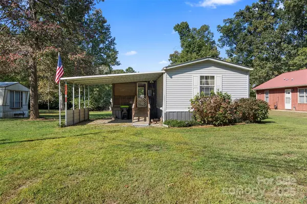 128 St Albans LN, Lexington, NC 27292