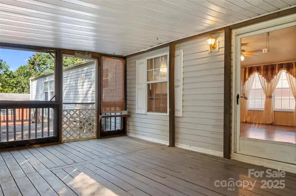 128 St Albans LN, Lexington, NC 27292