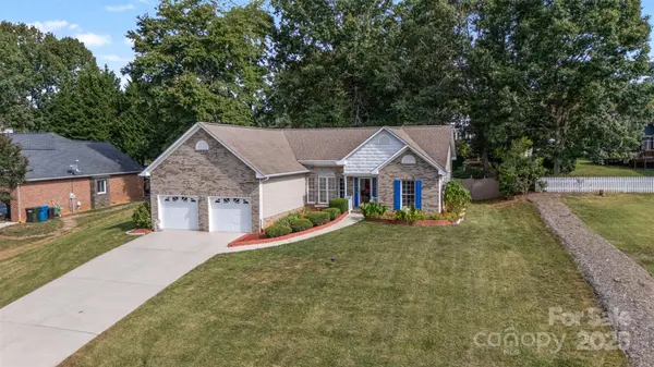 1447 34th Avenue LN NE, Hickory, NC 28601