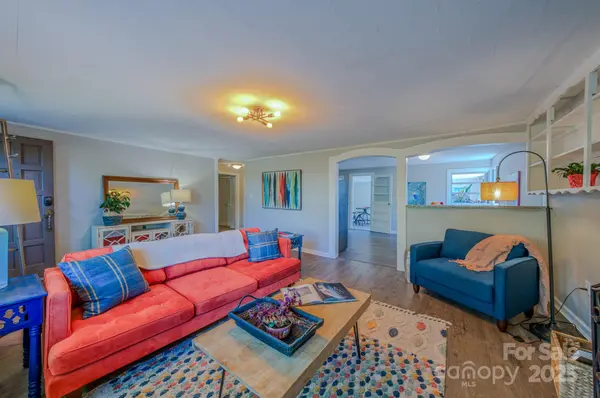 22 Mulberry ST, Asheville, NC 28804