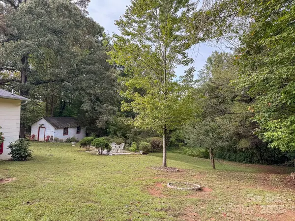6689 Hildebran Shelby RD, Hickory, NC 28602