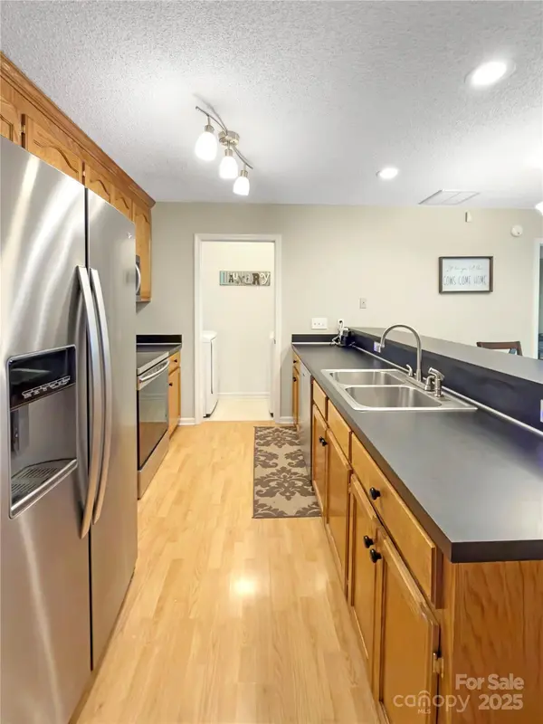 1543 Cambridge Heights PL NW, Concord, NC 28027
