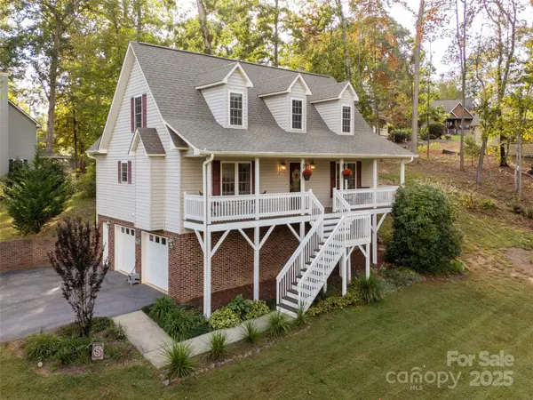 25 Brierfield DR, Candler, NC 28715