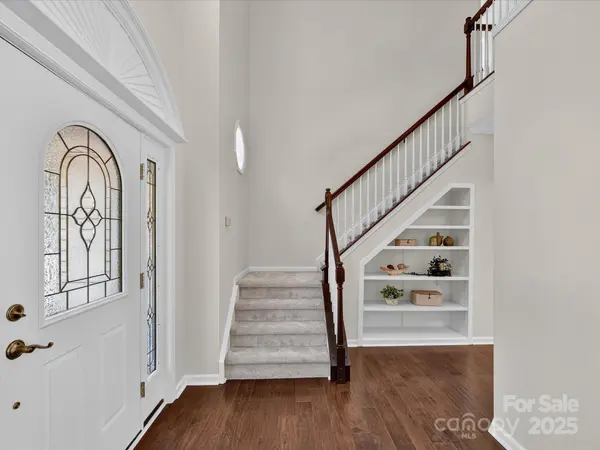 126 Lake Davidson CIR, Davidson, NC 28036