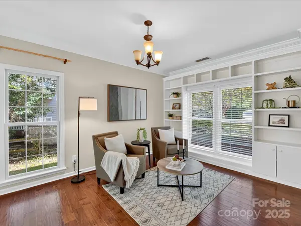 126 Lake Davidson CIR, Davidson, NC 28036
