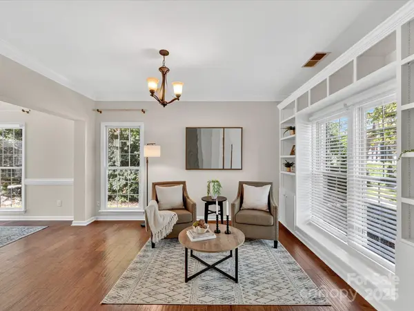 126 Lake Davidson CIR, Davidson, NC 28036