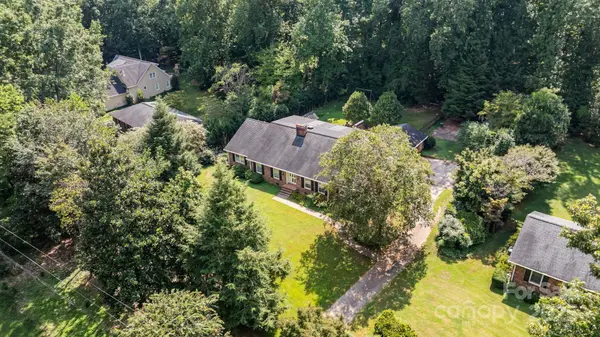 548 Lakenheath LN, Matthews, NC 28105
