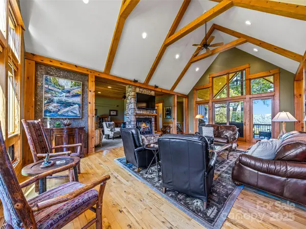 12 Trailridge RD, Asheville, NC 28804
