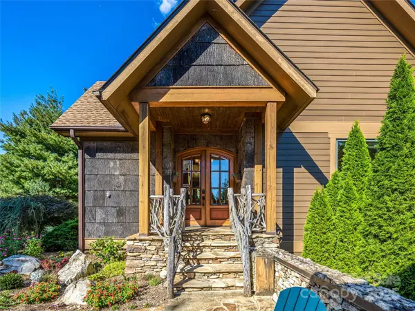 12 Trailridge RD, Asheville, NC 28804