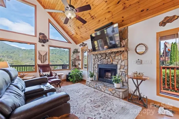 90 Appalachian TRL, Maggie Valley, NC 28751