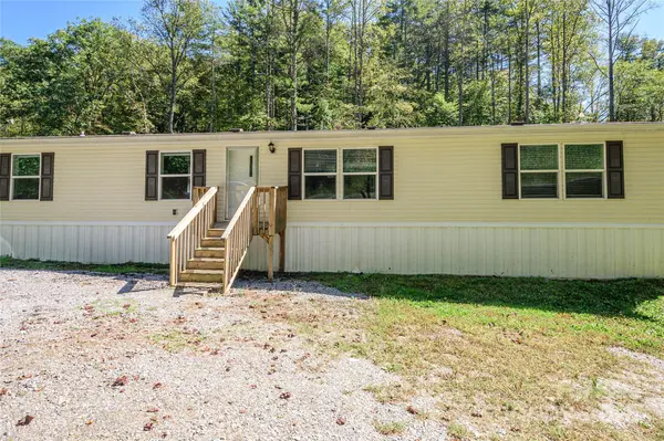 1361 Pleasant Grove Church RD, Hendersonville, NC 28739