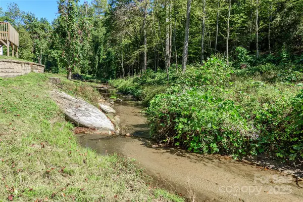 1361 Pleasant Grove Church RD, Hendersonville, NC 28739