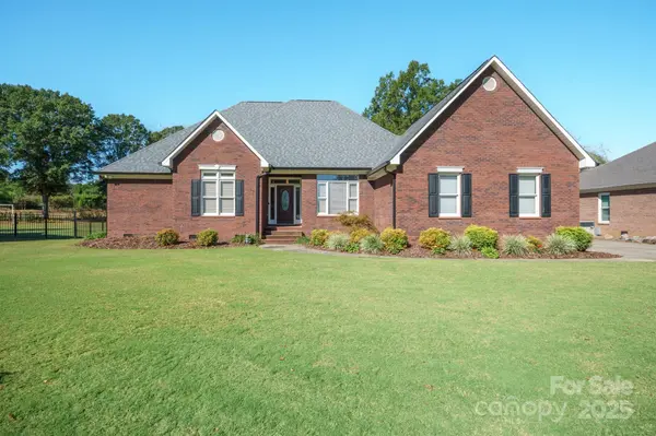 8316 Quail Hollow DR, Harrisburg, NC 28075