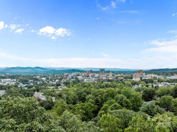 64 Ardmion PARK #1, Asheville, NC 28801