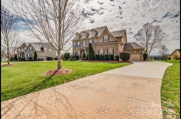 1409 Wynhurst DR, Waxhaw, NC 28173