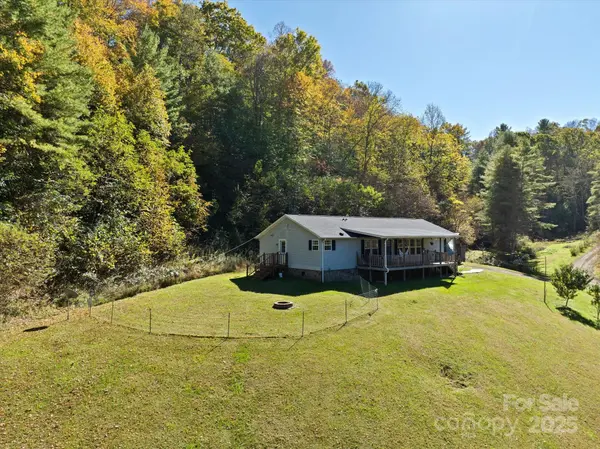 187 Rusty Sweet DR, Burnsville, NC 28714