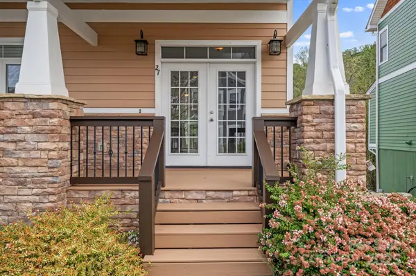 27 Walnut Springs DR, Asheville, NC 28804