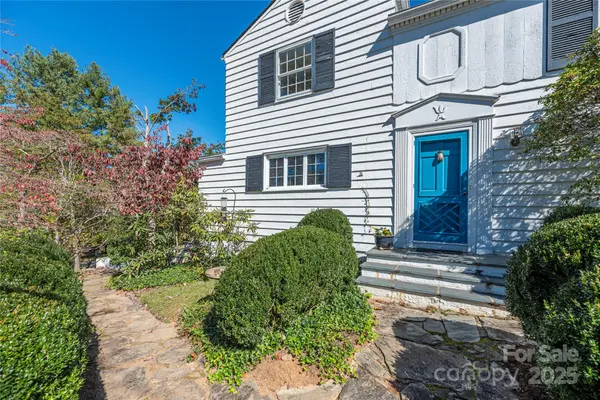 2 Westwood RD, Asheville, NC 28804