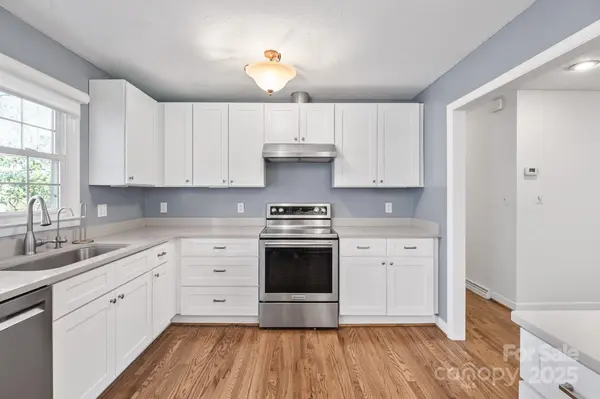 61 Frisbee RD, Leicester, NC 28748