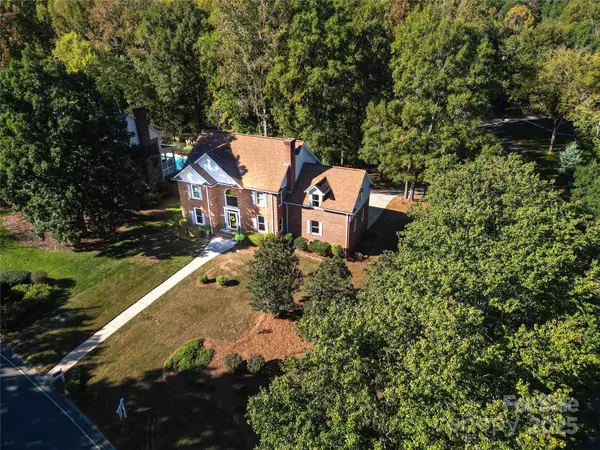 10431 Wyndham Forest DR E, Charlotte, NC 28277