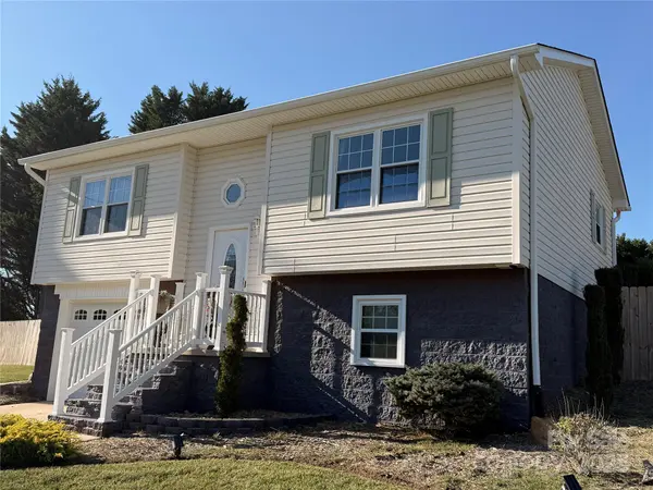 17 Maple DR, Granite Falls, NC 28630