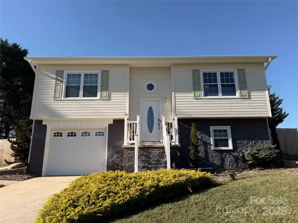 17 Maple DR, Granite Falls, NC 28630