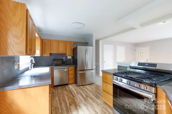 104 Hillcrest DR, Belmont, NC 28012