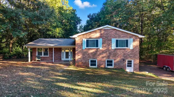 934 Armstrong RD, Belmont, NC 28012