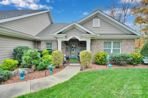 6050 Roberta RD, Harrisburg, NC 28075