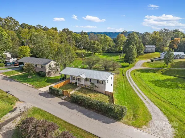 94 Church ST, Weaverville, NC 28787