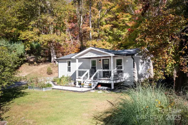 351 Dix Creek #2 RD, Leicester, NC 28748