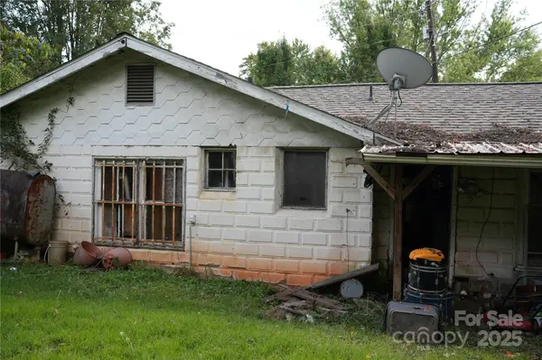 184 Candler School RD, Candler, NC 28715