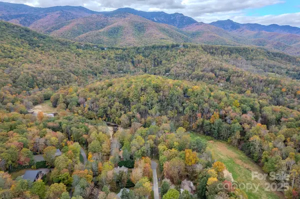 202 Riverlinks DR, Burnsville, NC 28714