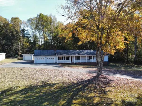 2810 Greenwood Park CIR, Albemarle, NC 28001