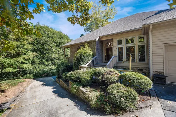 20 Pine Knoll DR, Lake Wylie, SC 29710