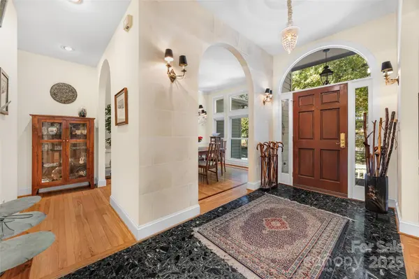 20 Pine Knoll DR, Lake Wylie, SC 29710