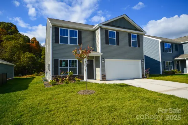 111 Creekwalk LN, Waynesville, NC 28785