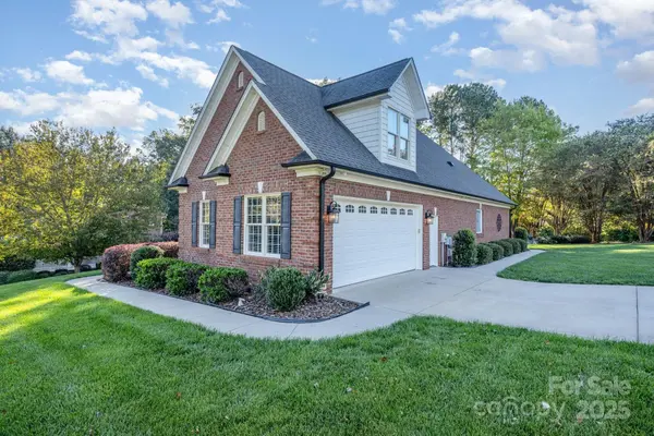 3701 Sand Wedge DR, Gastonia, NC 28056